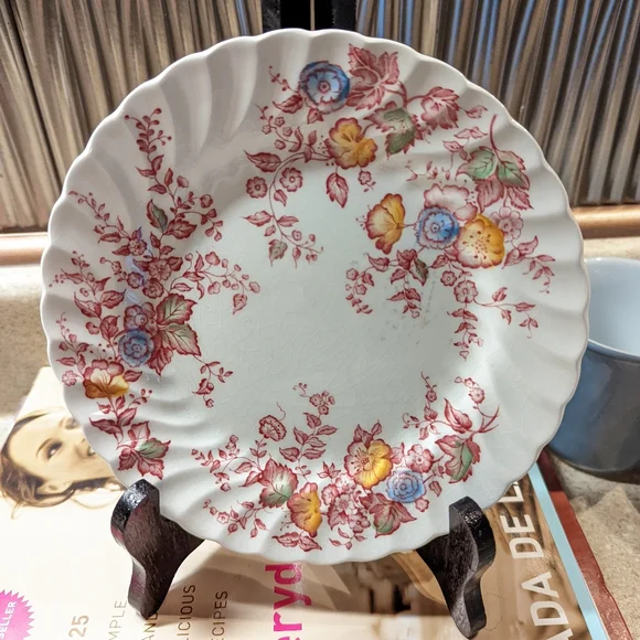 Vintage Johnson Brothers. B03 - Picture 1 of 3